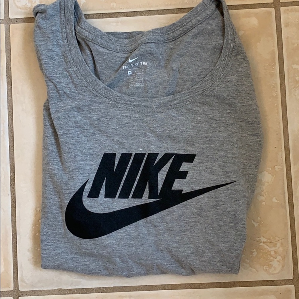 Nike T-shirt